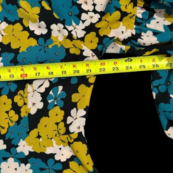 NWOT CAbi Favorite Blouse Top 4158 Slim Fit Bishop Sleeves SZ Large - Picture 10 of 14